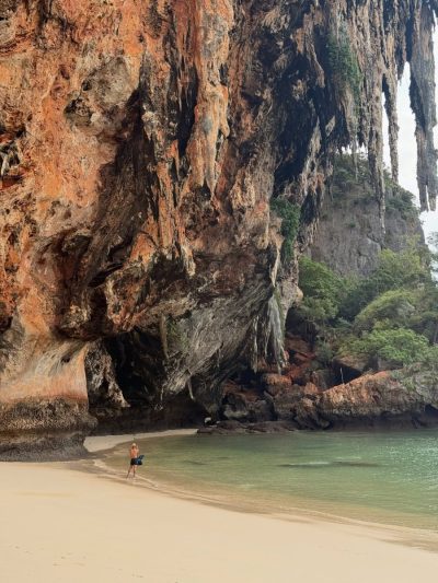 Phranang Cave Beach, Krabi, Thailand в октябре — фото погоды (2025-10-28)