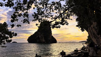 Phranang Cave Beach, Krabi, Thailand в октябре — фото погоды (2025-10-31)