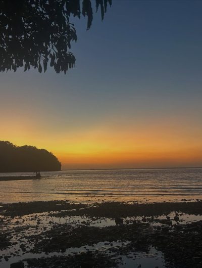 Phranang Cave Beach, Krabi, Thailand в феврале — фото погоды (2026-02-11)
