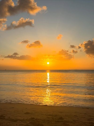 Mont Choisy Beach в октябре — фото погоды (2025-10-20)