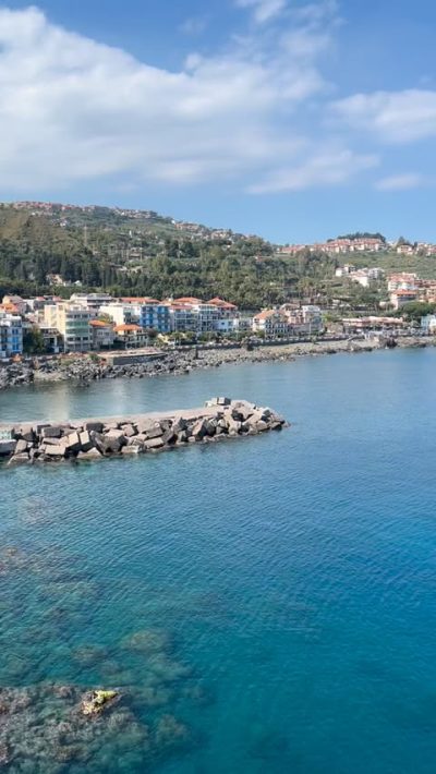 Recanati-Giardini Naxos, Sicilia, Italy в апреле — фото погоды (2026-04-20)