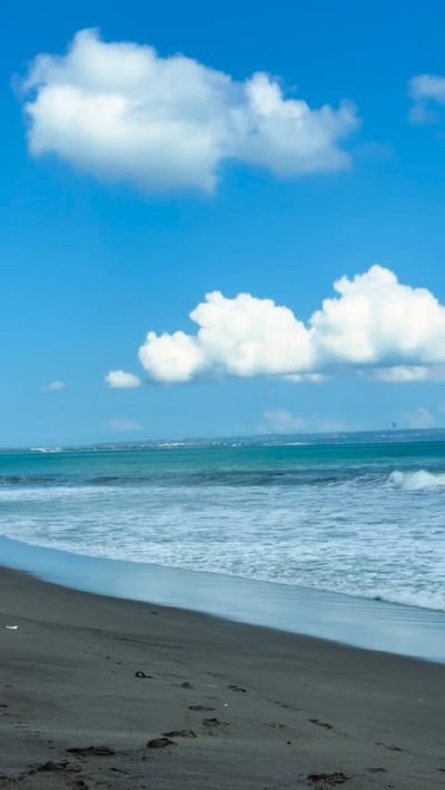 Pantai Berawa в июне — фото погоды (2026-06-01)