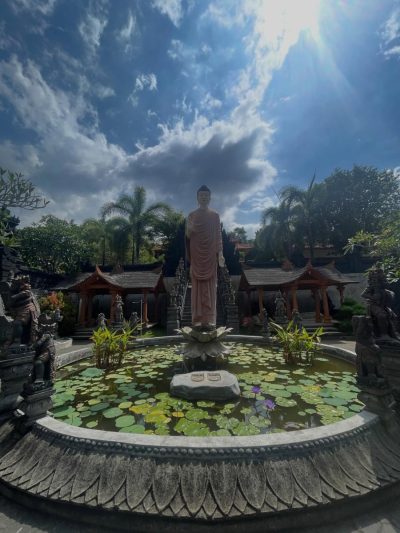 Brahmavihara-Arama в сентябре — фото погоды (2025-09-26)