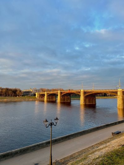 Набережная Афанасия Никитина в апреле — фото погоды (2026-04-13)