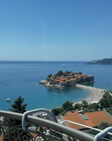 Sveti Stefan, Budva, Montenegro в июне — фото погоды (2026-06-22)