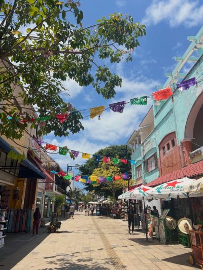 5th avenue, Playa del Carmen в июне — фото погоды (2026-06-20)