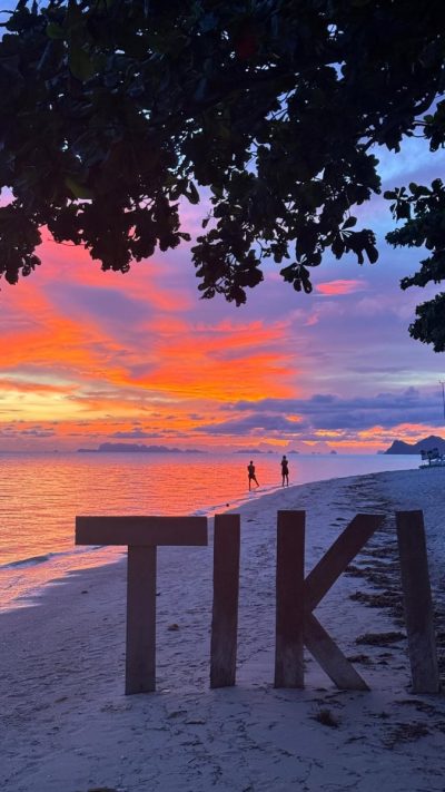 Tiki Beach Koh Phangan в октябре — фото погоды (2025-10-15)