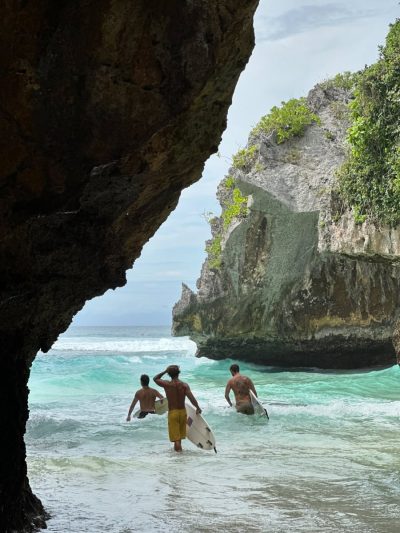 Uluwatu Beach в декабре — фото погоды (2025-12-02)