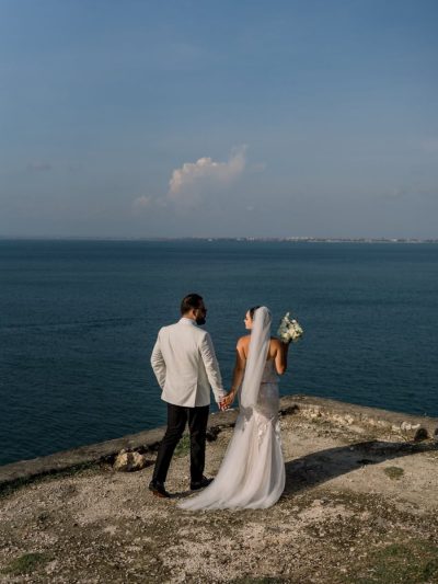 Uluwatu Beach в декабре — фото погоды (2025-12-13)