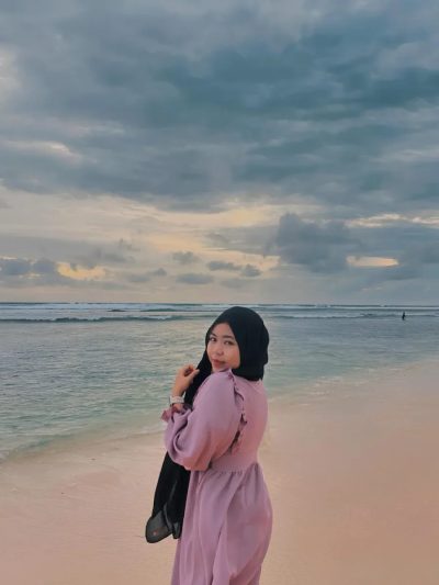 Uluwatu Beach в феврале — фото погоды (2026-02-20)