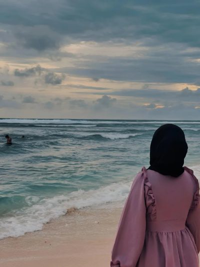 Uluwatu Beach в феврале — фото погоды (2026-02-20)