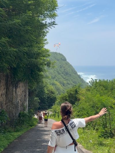 Uluwatu Beach в марте — фото погоды (2026-03-02)
