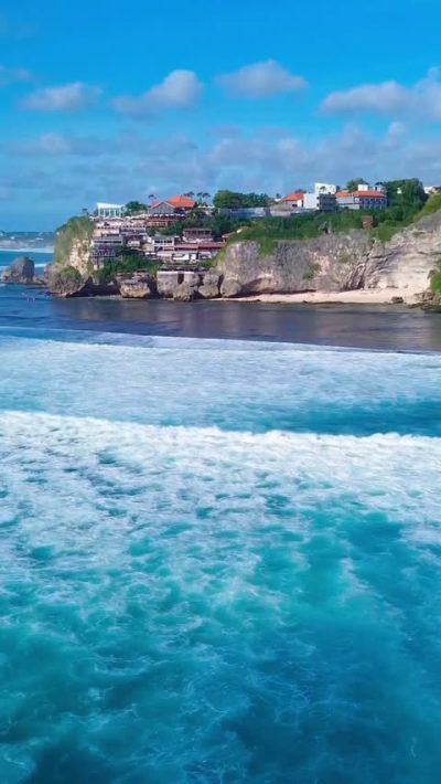Uluwatu Beach в мае — фото погоды (2026-05-30)