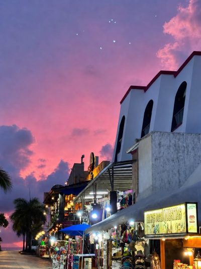 La Quinta Avenida, Playa Del Carmen в июле — фото погоды (2026-07-04)