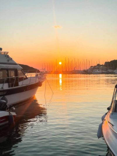 Vrsar I Kroatien в августе — фото погоды (2025-08-17)
