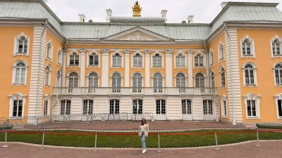 Peterhof Palace Russia — фото погоды в июне (2026-06-28)