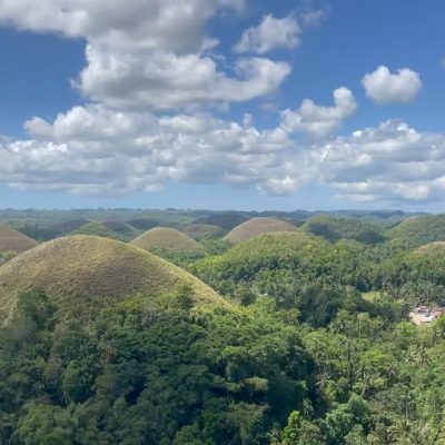 Chocolate Hills, Bohol - Philippines в апреле — фото погоды (2026-04-21)