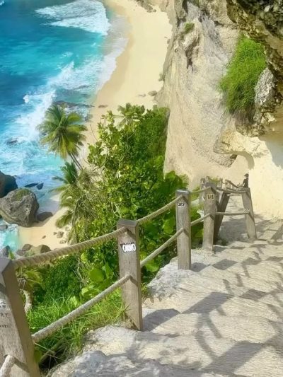 Diamond Beach Nusa Penida в апреле — фото погоды (2026-04-06)