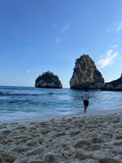 Diamond Beach Nusa Penida в июле — фото погоды (2026-07-09)