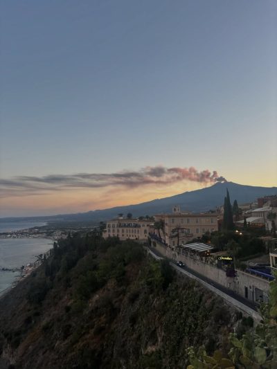 Mt Etna Volcano, Sicily в июле — фото погоды (2026-07-09)