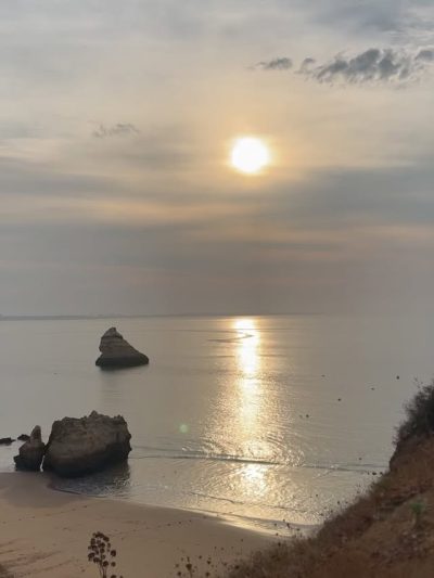 Praia Dona Ana в августе — фото погоды (2025-08-25)