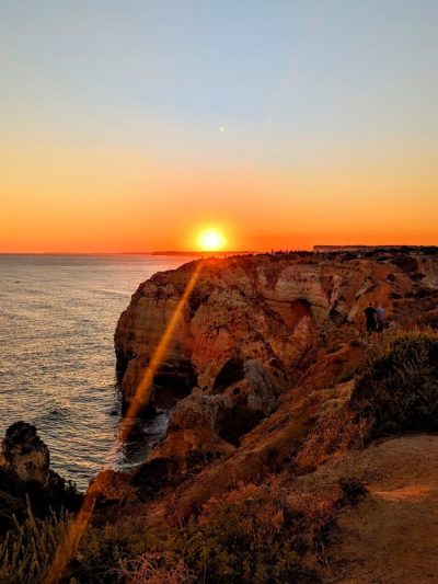 Praia Dona Ana в октябре — фото погоды (2025-10-03)