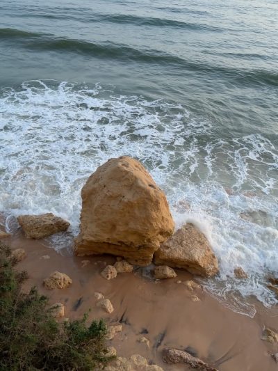 Praia Dona Ana в марте — фото погоды (2026-03-28)