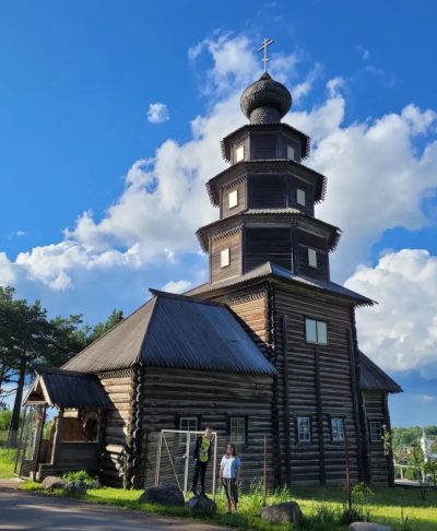 Деревянная Старовознесенская Церковь 16-ого Века в июне — фото погоды (2022-06-17)