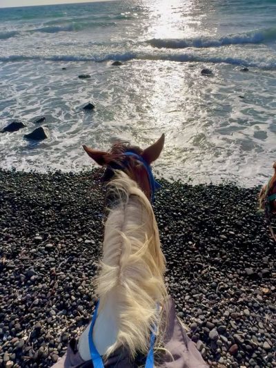 Perissa (Black Sand Beach), Santorini в октябре — фото погоды (2025-10-27)