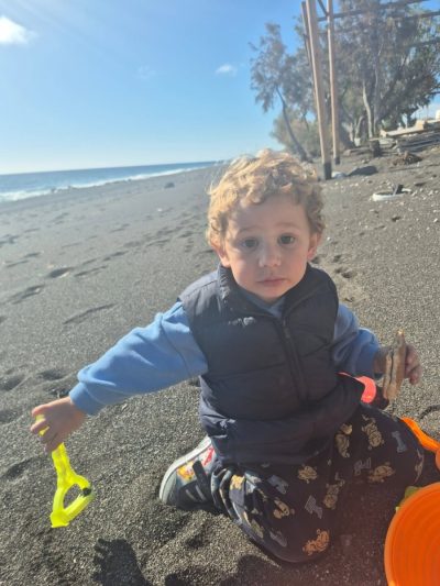 Perissa (Black Sand Beach), Santorini в январе — фото погоды (2026-01-25)