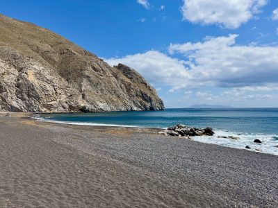Perissa (Black Sand Beach), Santorini в мае — фото погоды (2026-05-25)