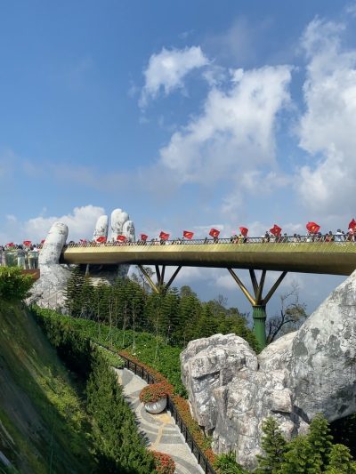 Cầu Vàng - Golden Bridge Bà Nà Hill, Đà Nẵng, Việt Nam в июне — фото погоды (2026-06-15)