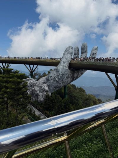 Cầu Vàng - Golden Bridge Bà Nà Hill, Đà Nẵng, Việt Nam в июне — фото погоды (2026-06-17)