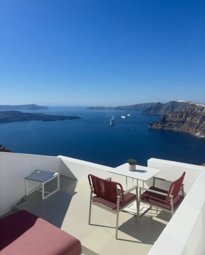 Alti Santorini Suites — фото погоды в апреле (2026-04-27)