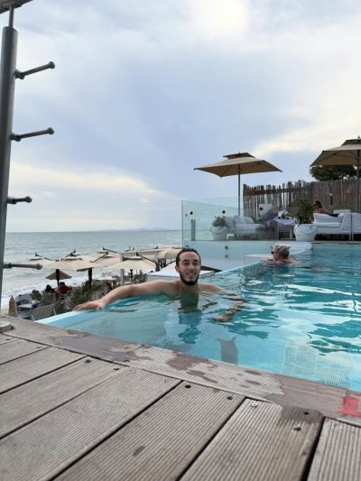 Le Pool Club, The Sindbad в сентябре — фото погоды (2025-09-22)