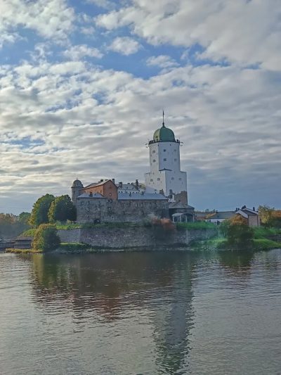 Выборгский Замок в октябре — фото погоды (2025-10-01)
