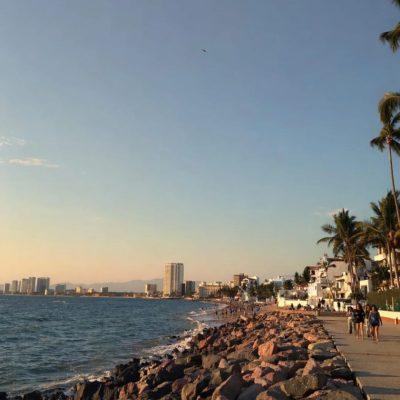 Malecon De Puerto Vallarta в апреле — фото погоды (2026-04-25)