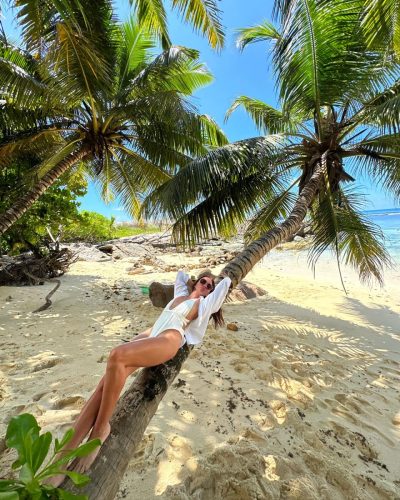 Seyscheles Beach... в апреле — фото погоды (2025-04-15)
