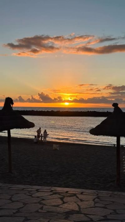 Costa Adeje Beach в октябре — фото погоды (2025-10-31)