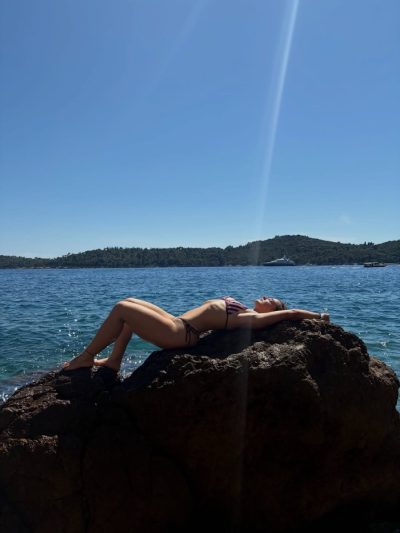 Sveti Jakov Beach в июне — фото погоды (2026-06-20)
