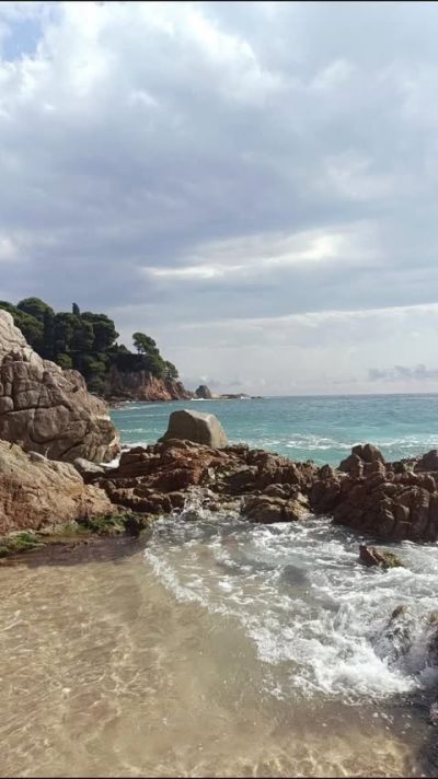 Cala Sa boadella в сентябре — фото погоды (2025-09-21)