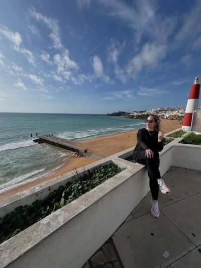 Praia De Albufeira (Albufeira Beach) в январе — фото погоды (2026-01-10)