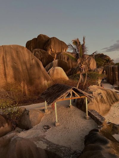 Anse Source d'Argent в октябре — фото погоды (2025-10-25)