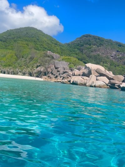 Anse Source d'Argent в декабре — фото погоды (2025-12-03)