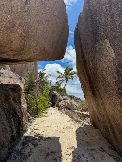 Anse Source d'Argent в марте — фото погоды (2026-03-19)
