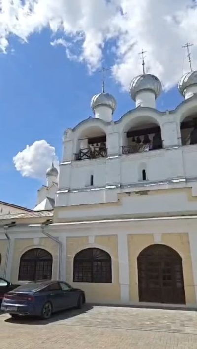 Ростовский кремль (музей-заповедник) в июне — фото погоды (2026-06-28)
