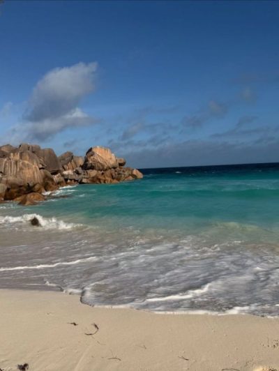 Grand Anse, La Digue, Seychelles в сентябре — фото погоды (2025-09-27)