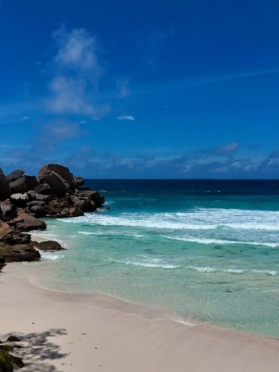 Grand Anse, La Digue, Seychelles в октябре — фото погоды (2025-10-08)