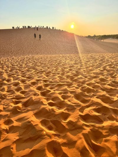Red Sand Dunes в апреле — фото погоды (2026-04-09)