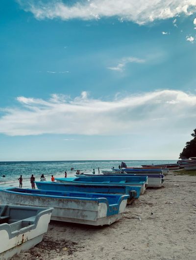 Guayacanes Beach в апреле — фото погоды (2026-04-20)